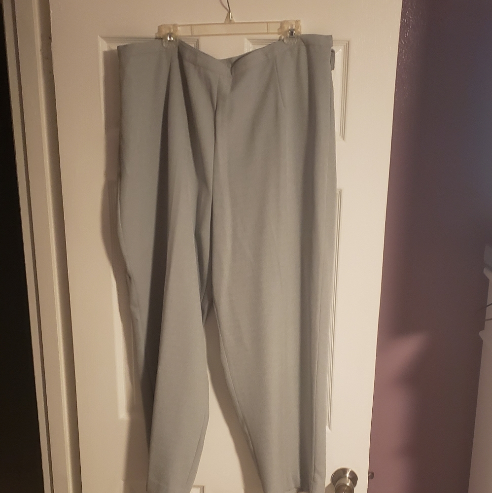 Plus sz ladies slacks sz 22W